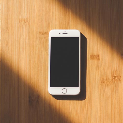 4 Reasons Why You Should Consider Mobile Apps